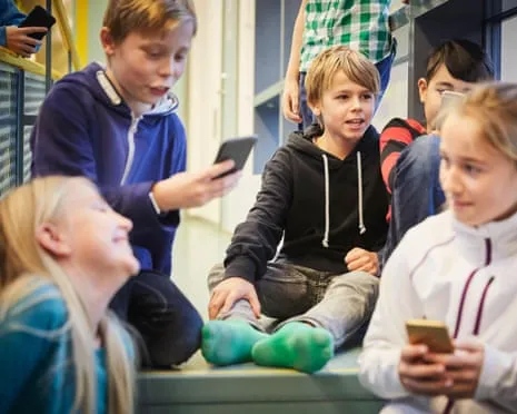 Sweden to Enforce National Mobile Phone Prohibition in Educational Institutions